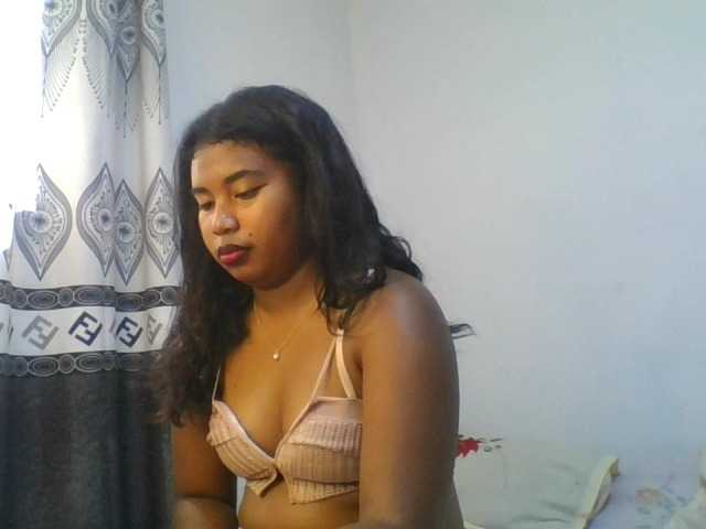 Pauliemarie live cam on BongaCams