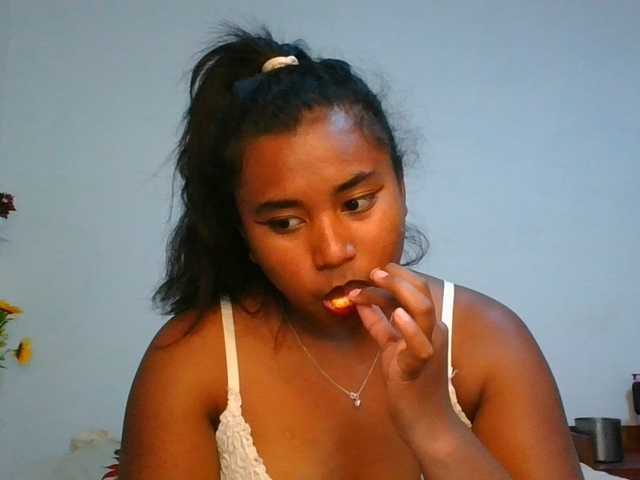 Pauliemarie live cam on BongaCams