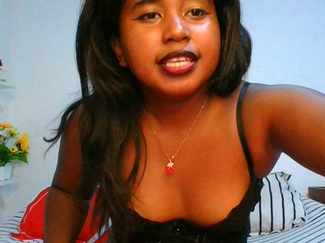 Pauliemarie live cam on BongaCams