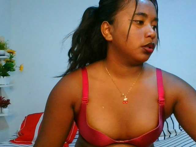 Pauliemarie live cam on BongaCams