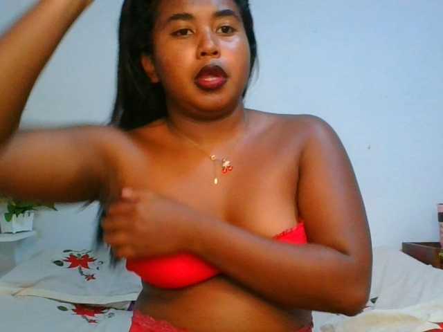 Pauliemarie live cam on BongaCams