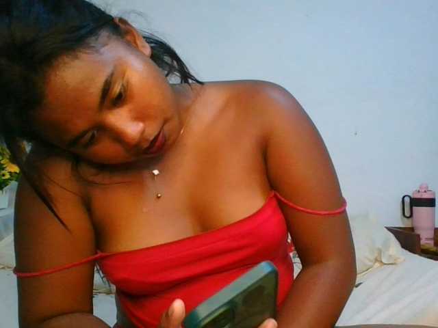 Pauliemarie live cam on BongaCams