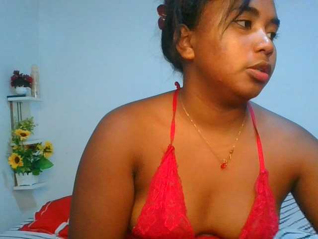 Pauliemarie live cam on BongaCams
