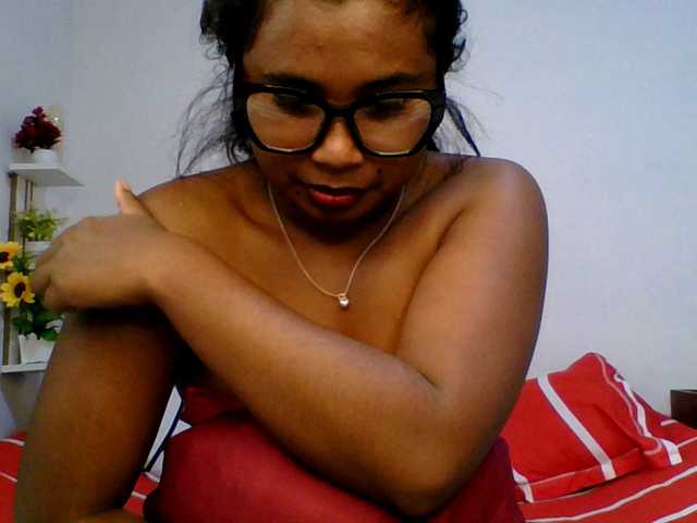 Pauliemarie live cam on BongaCams