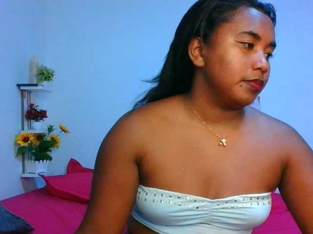 Pauliemarie live cam on BongaCams