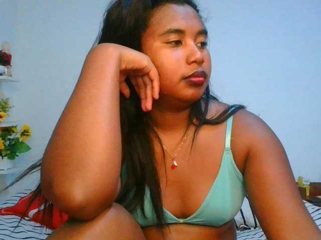 Pauliemarie live cam on BongaCams