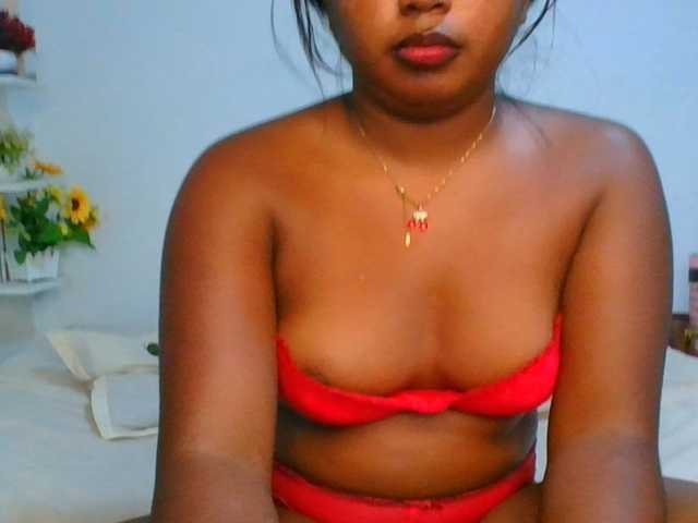 Pauliemarie live cam on BongaCams