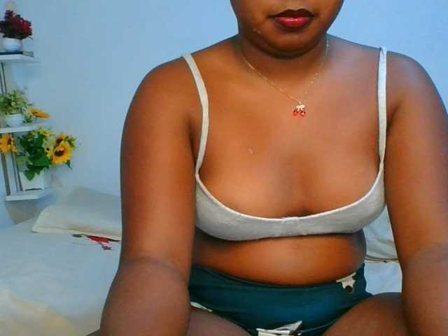 Pauliemarie live cam on BongaCams