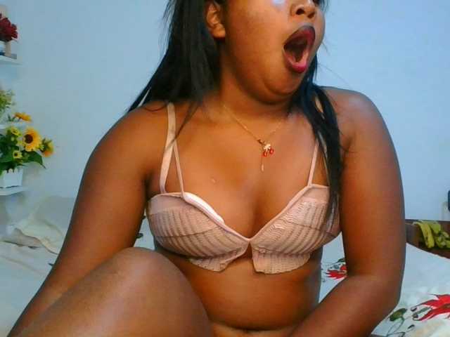 Pauliemarie live cam on BongaCams