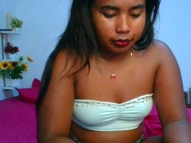 Pauliemarie live cam on BongaCams