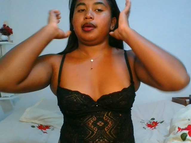 Pauliemarie live cam on BongaCams