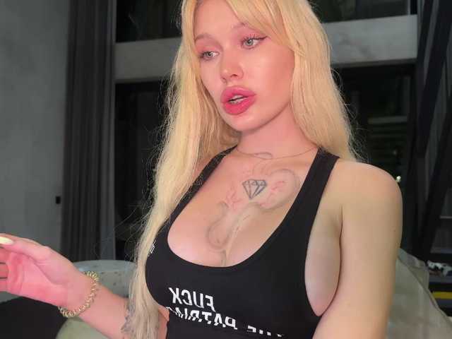 goldenalinee live cam on BongaCams