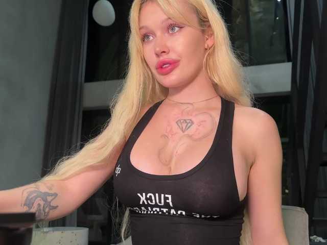 goldenalinee live cam on BongaCams