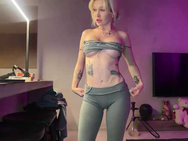 goldenalinee live cam on BongaCams