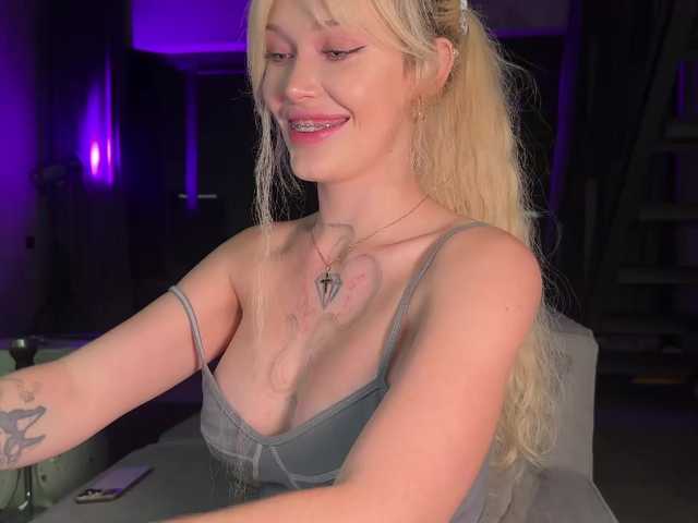 goldenalinee live cam on BongaCams