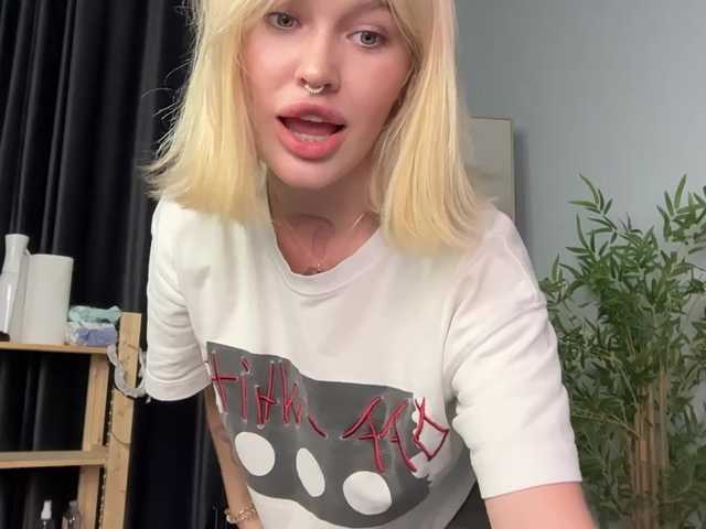 goldenalinee live cam on BongaCams