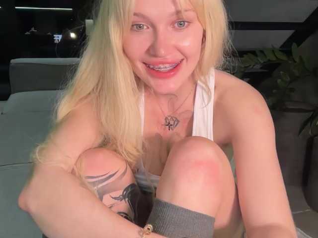goldenalinee live cam on BongaCams