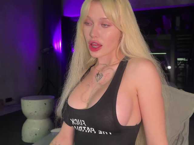 goldenalinee live cam on BongaCams
