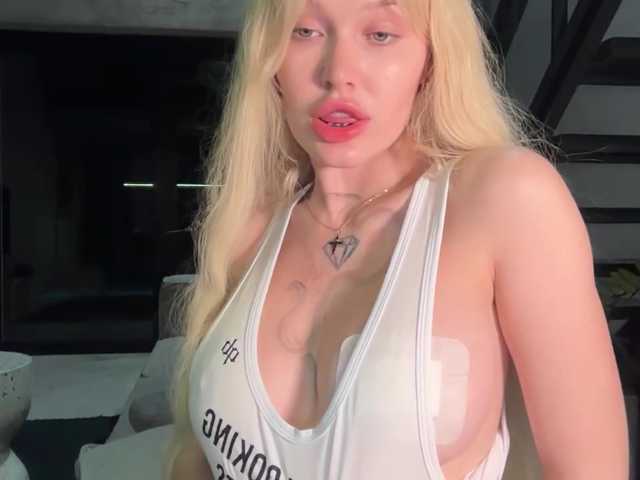 goldenalinee live cam on BongaCams