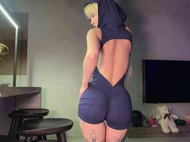 goldenalinee webcam