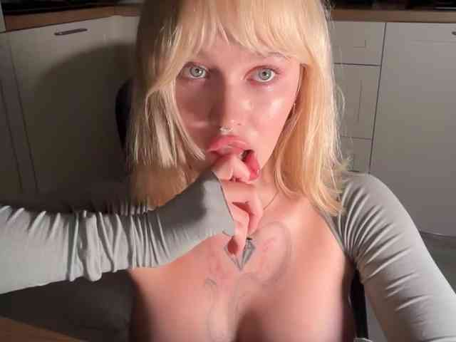 goldenalinee webcam