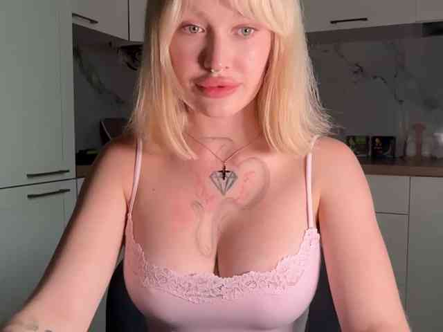goldenalinee webcam