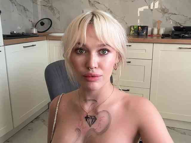 goldenalinee webcam
