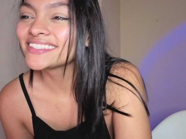 Candela34 live cam on BongaCams