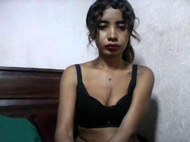 Annicka25