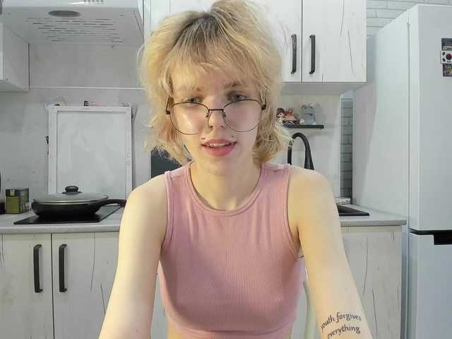 ReneYolker live cam on BongaCams