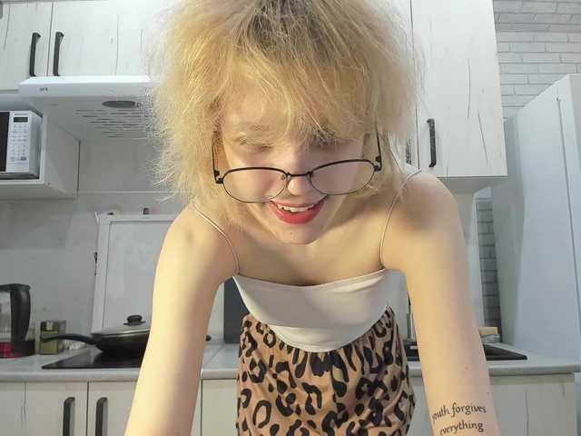 ReneYolker live cam on BongaCams