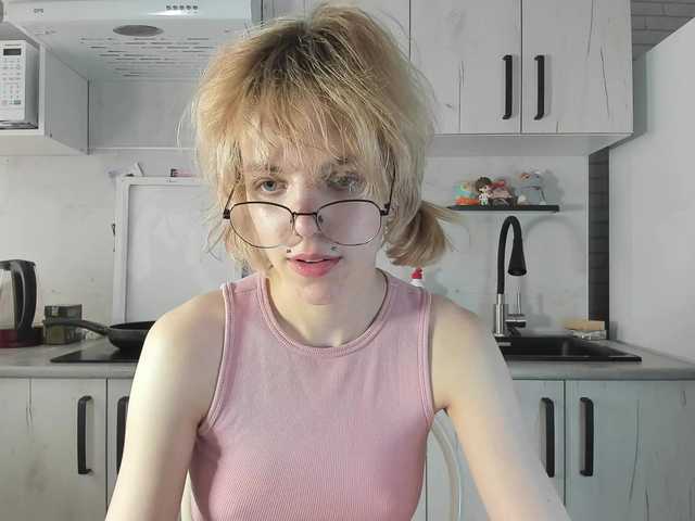 ReneYolker live cam on BongaCams