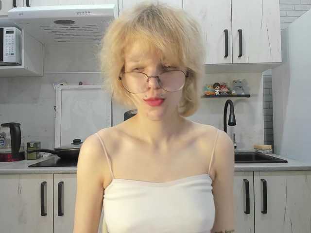 ReneYolker live cam on BongaCams