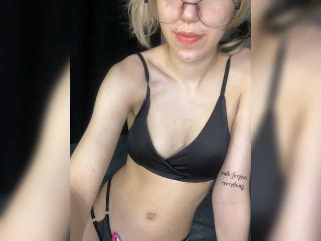 ReneYolker live cam on BongaCams
