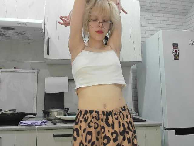 reneyolker live sex show