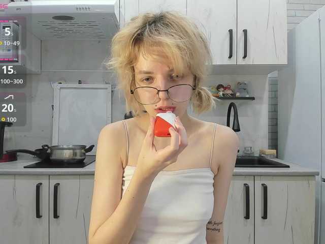 ReneYolker live cam on BongaCams