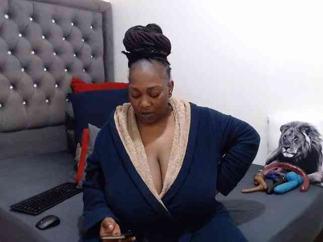 ChocSexcBeast webcam