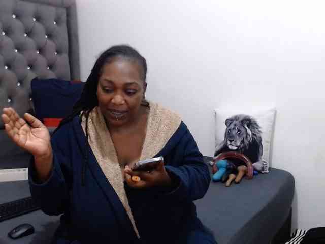 ChocSexcBeast webcam
