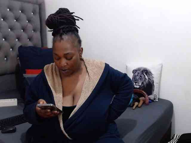 ChocSexcBeast webcam