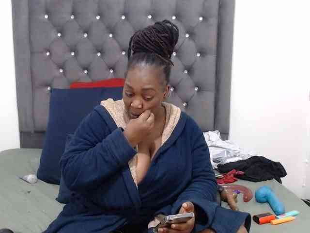 ChocSexcBeast webcam