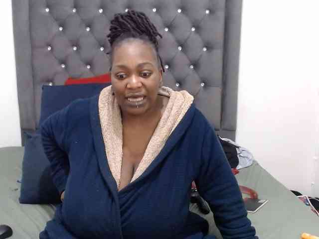 ChocSexcBeast webcam