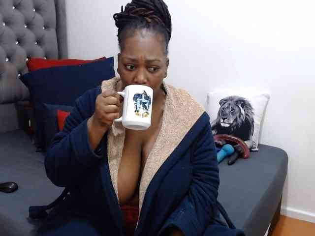 ChocSexcBeast webcam