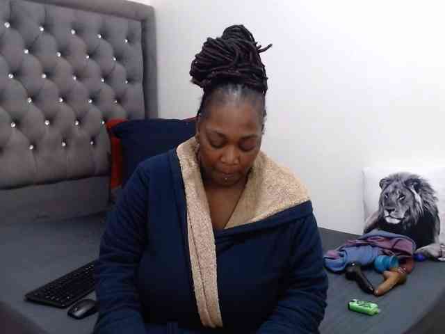 ChocSexcBeast webcam