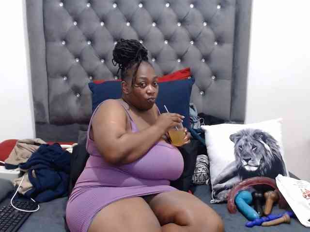 ChocSexcBeast webcam