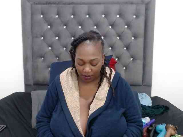 ChocSexcBeast webcam