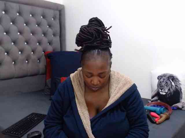 ChocSexcBeast webcam