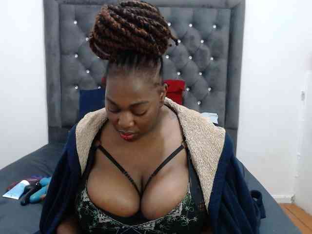 ChocSexcBeast webcam