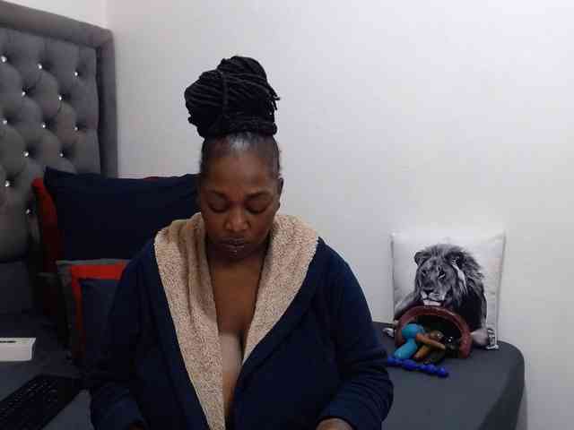 ChocSexcBeast webcam