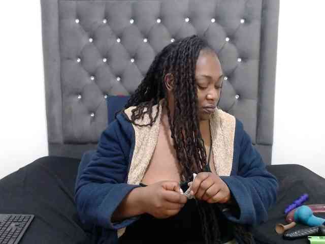 ChocSexcBeast webcam