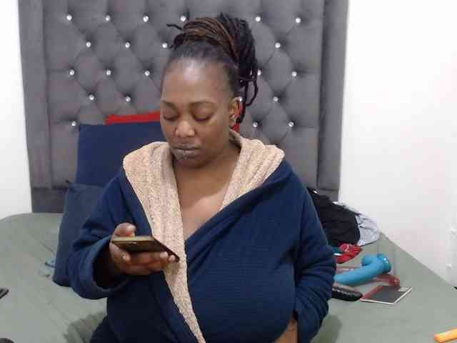 ChocSexcBeast webcam